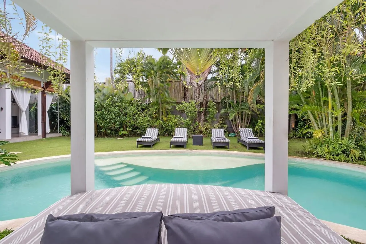 Villa Alice By Villa Finder Seminyak Indonesien