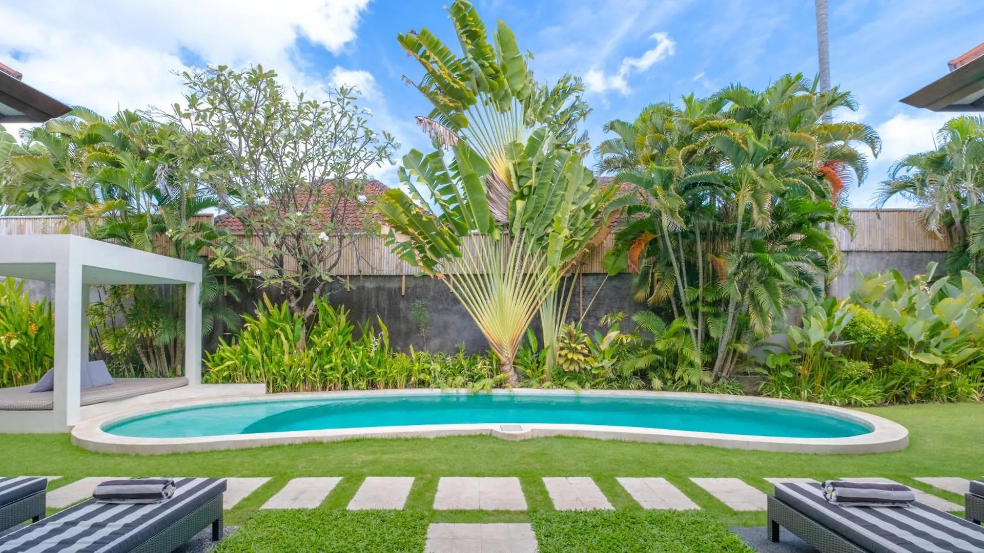 Villa Alice By Villa Finder Seminyak